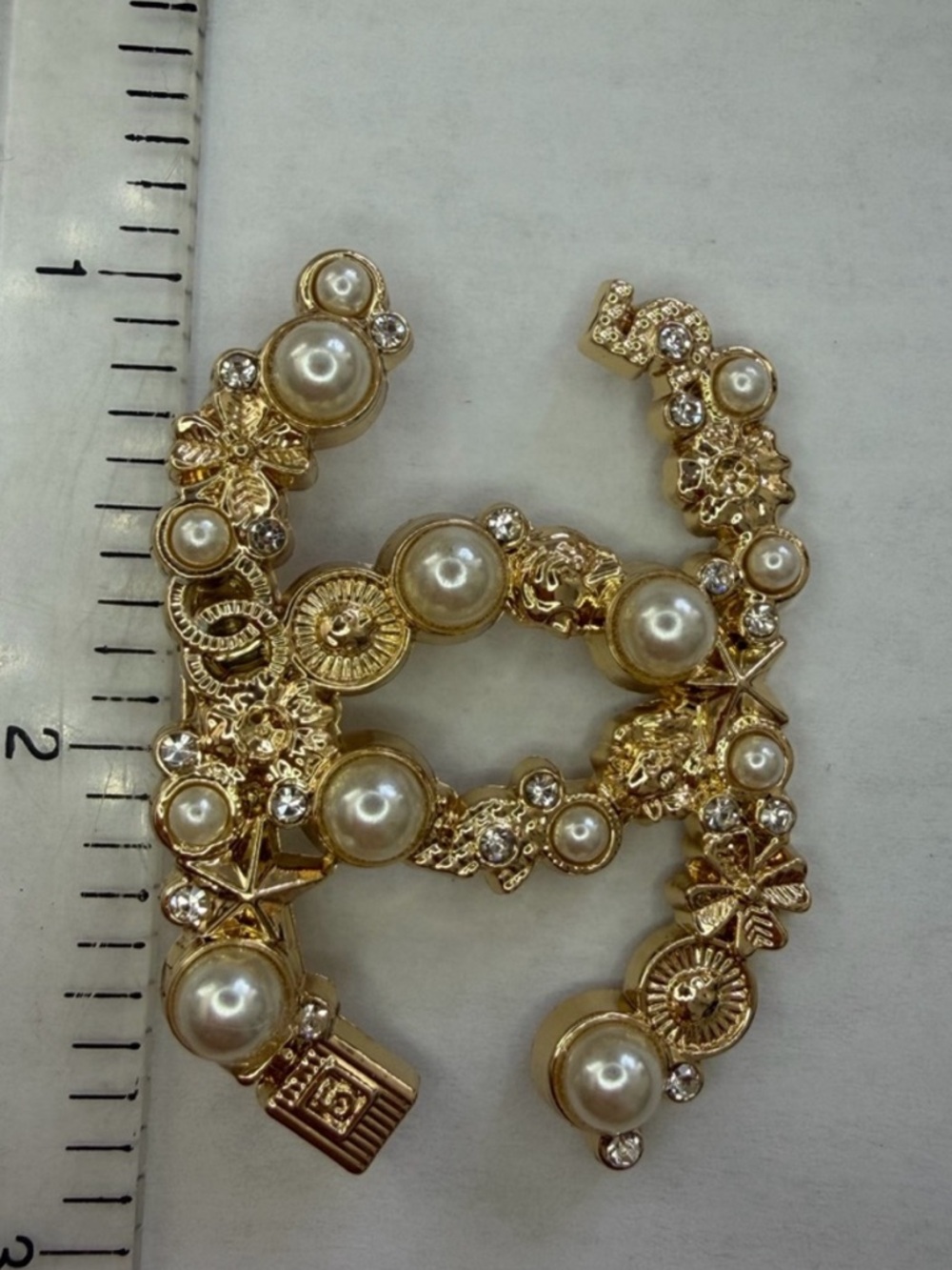 Chanel Gold Classic Pearl Crystal Cc Logo Pin Brooch - Picture 2 of 6